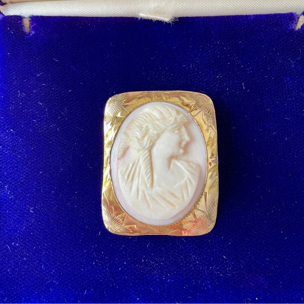 Gold-tone Carved Cameo Brooch